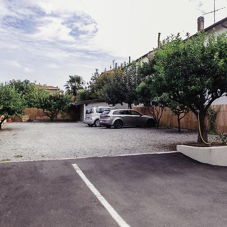 Appartamenti Linda San Bartolomeo Al Mare Exteriér fotografie