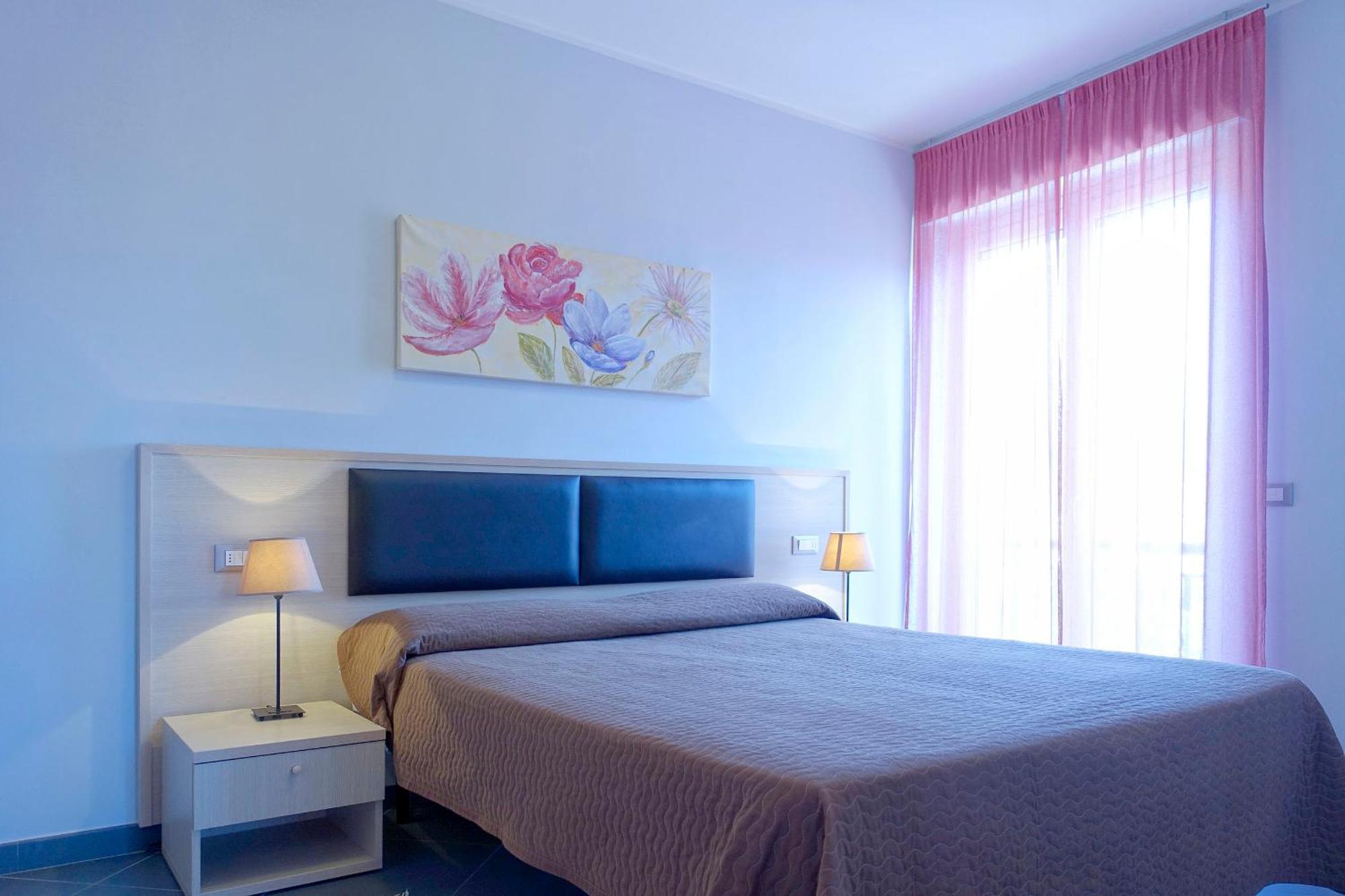 Appartamenti Linda San Bartolomeo Al Mare Exteriér fotografie